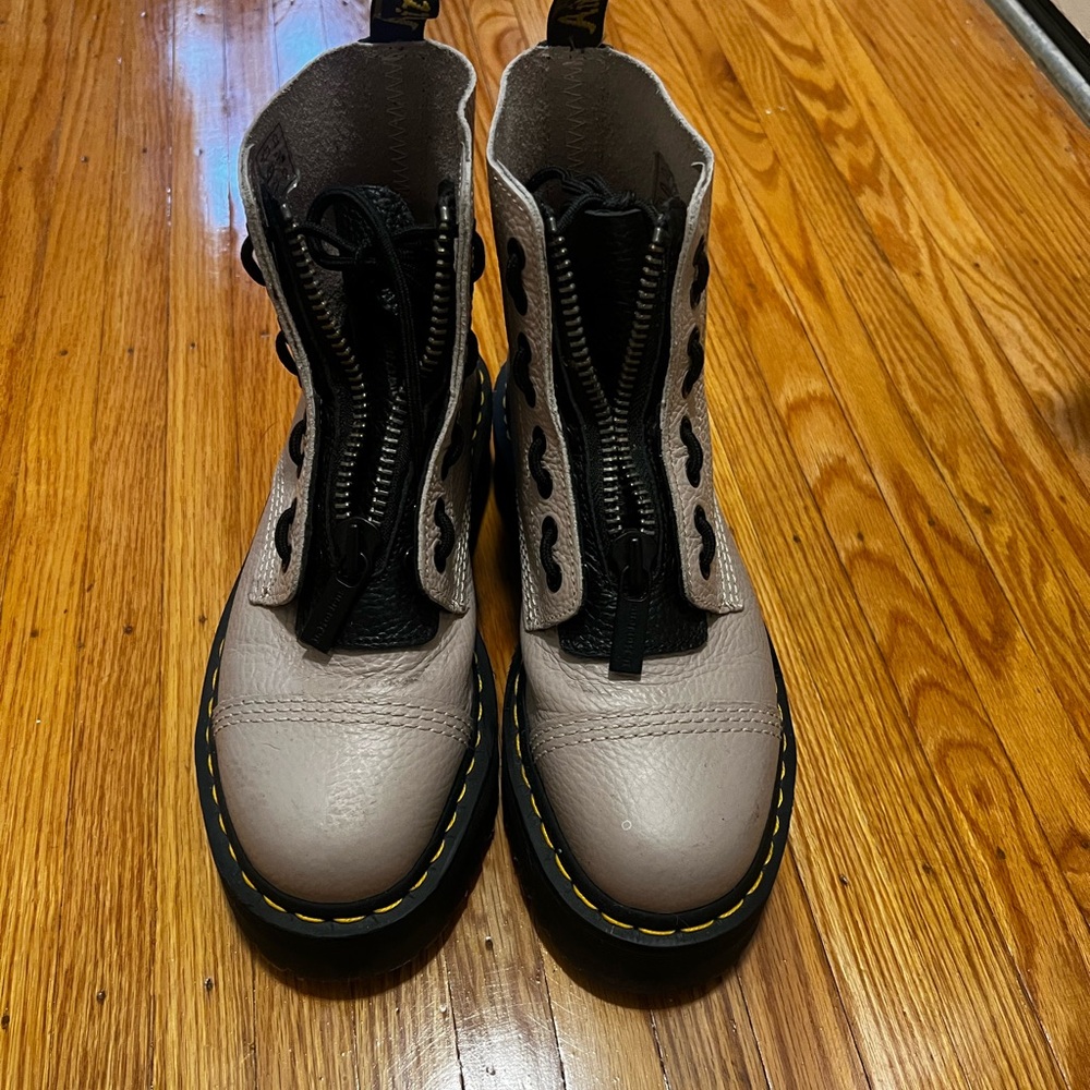 Dr. Marten Beige Leather Lace-Up Boots with Zipper